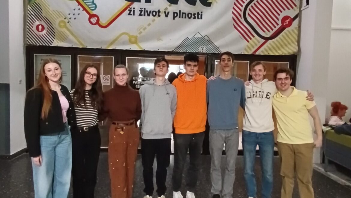 Matematický a chemický náboj