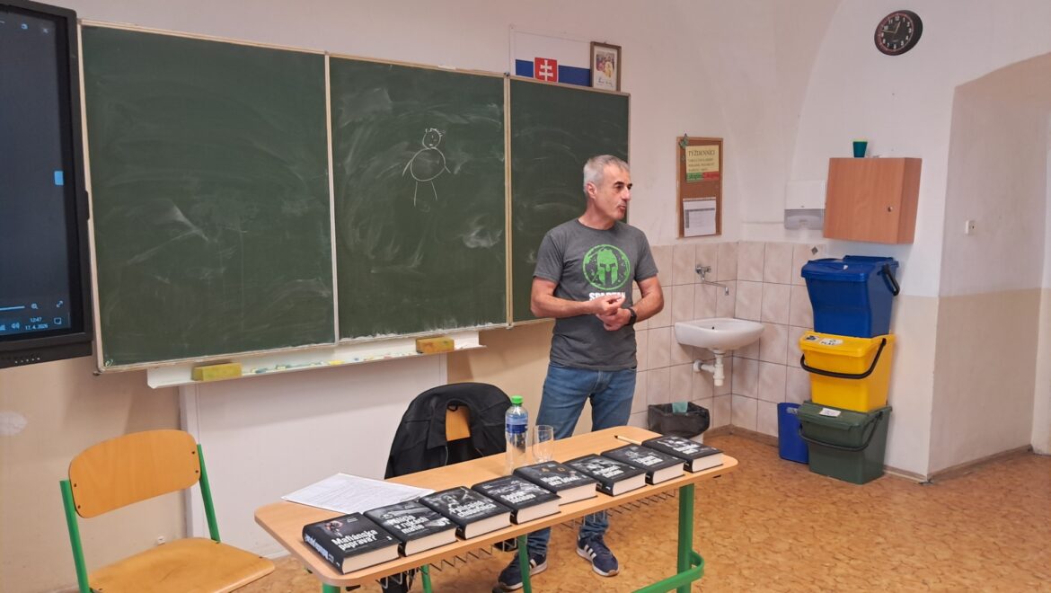 Beseda so spisovateľom Petrom Šloserom